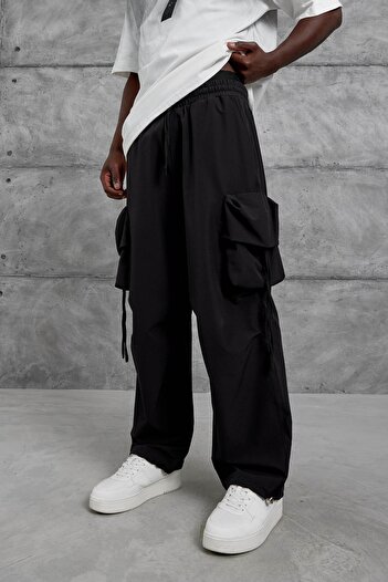 NOMARC Black Cargo Pocket Rope Detailed Parachute Fabric Tracksuit