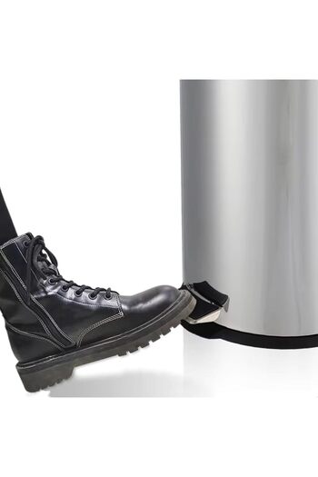 AKC 30L Stainless Steel Pedal Trash Can with Lid – Silent Close & Anti-Odor | Hands-Free Foot Pedal Bin