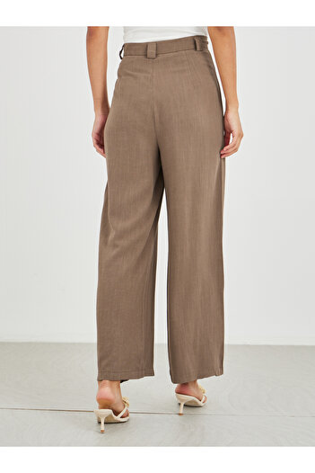 Styli Solid Mid Rise Wide Leg Pants