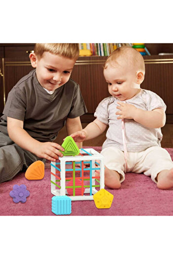 Micostore Montessori Sensory Cube Toy with Shapes and Elastic Bands, Educational Puzzle, 7 Pieces, 12 months+