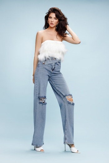 Atmosphere Fashion White corset with feathers