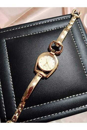 QUARTZ Special Design Vintage Model Women's Wristwatch - Gold Steel Bracelet Style - 0115
