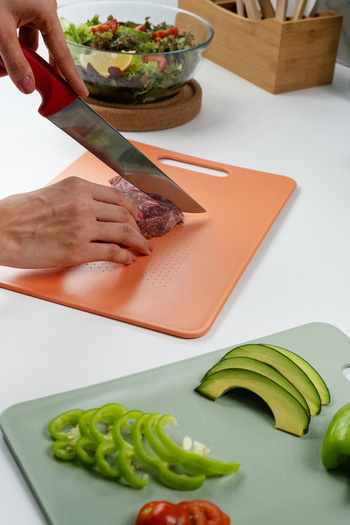 netteucuzluk Hanging 2-Piece Cutting Board Inside Cabinet Above Counter