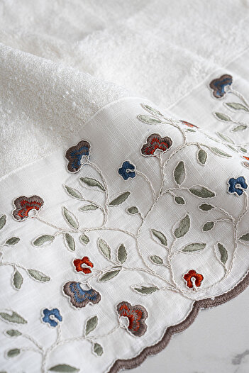 Nazik Home Livano Colorful Flower Embroidered Bath Towel (90 X 150 cm)