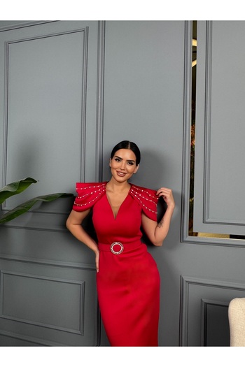 1Moda1Tarz Kadın İthal Scuba Kumaş Taşlı Omuz Detaylı Kemerli Astarlı Özel Tasarım Elbise