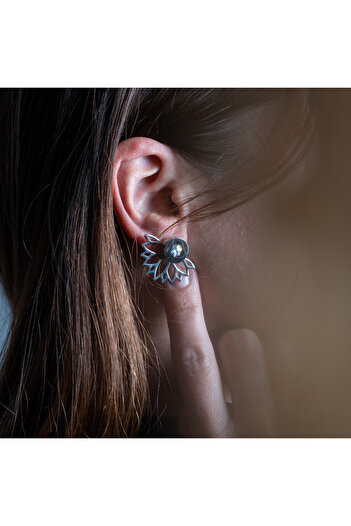 tzachebot Aromatherapy earrings, Nelumbo collection, silver, with diffuser for essential oil or perfume