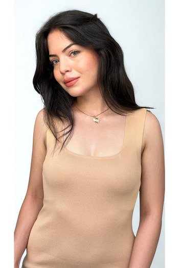 Sleek Women's Sleeveless Fitted Fit Blouse Strap Tank Top Square Neck