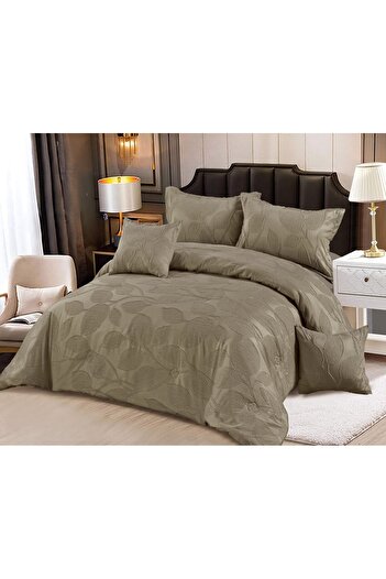 RedRosa A double bedspread with an elegant and luxurious design, with a sophisticated jacquard pattern that adds a touch of elegance and beauty to your room decor.