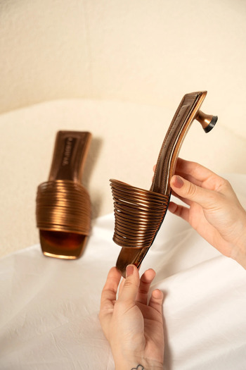 LAMİNTA Γυναικείες παντόφλες Wilma Copper Stripe Λεπτομερείς