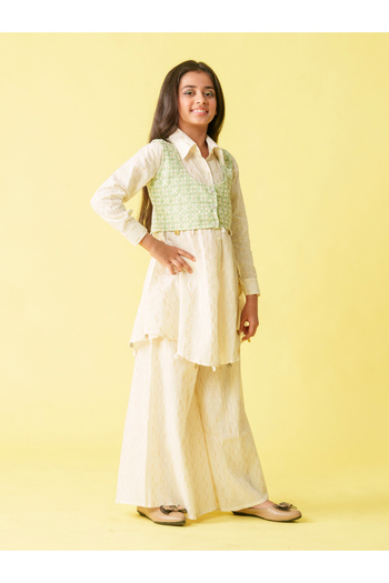 Maithili By Styli Embellished Collared Kurta Jacket and Pants Sets