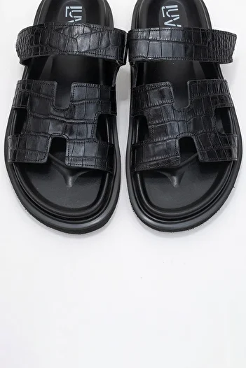 LuviShoes Γυναικείες παντόφλες LOANA Black Print από γνήσιο δέρμα
