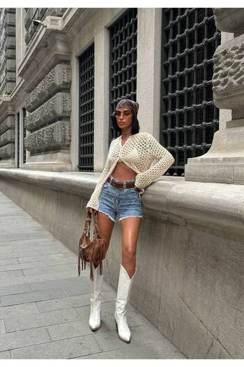 Moda Lounge Stoned Design Jean Shorts