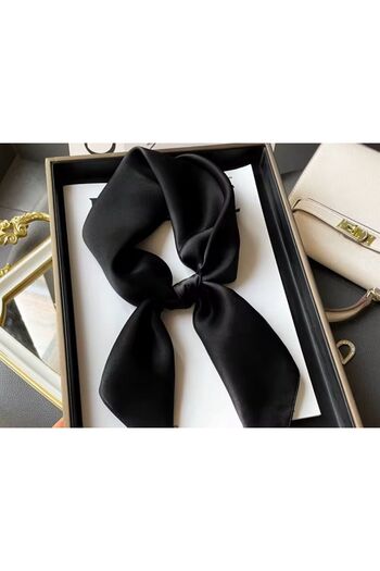 ÖrgüYastik Black Satin Scarf