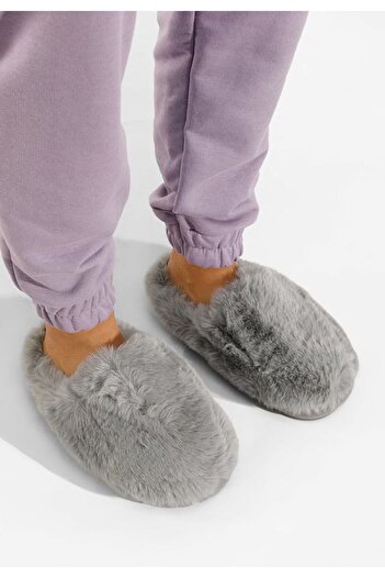B T Shoes Marisa gray fluffy slippers