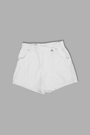 Bak Moda White Denim Shorts with Pocket Detail and Pat Closure