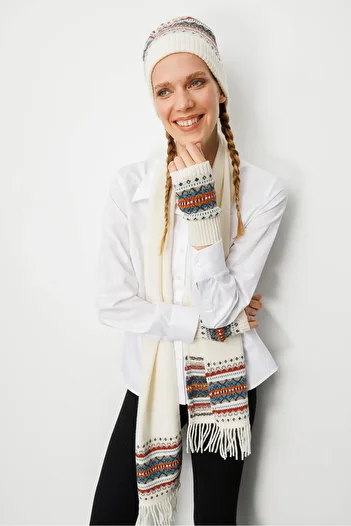 Desen Triko Lână Kaşkol Bone pentru femei cu ciucuri din jacquard