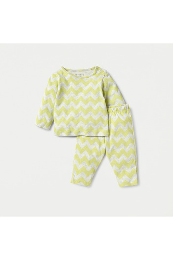 Juniors Zig Zag Print T-shirt and Pyjama Set