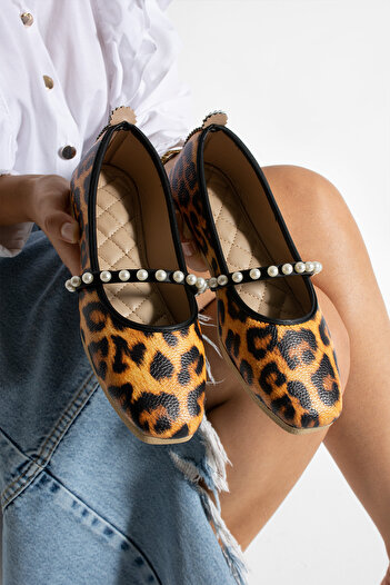 Moda Devrin Women's Leopard Pearl Ballerina Home and Outdoor Shoes