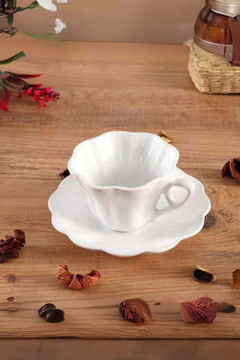 MİNOLE HOME Elegant Floral Patterned Coffee Cup with Plate