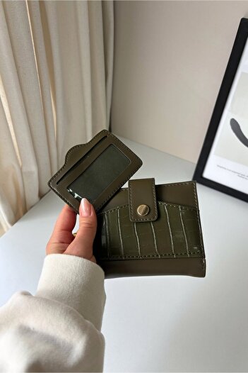 Yuka Atelier Ela Orta Boy Ayrılabilir Kartlık Detaylı Suni Deri Cüzdan