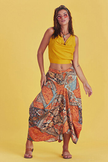 Los banditos Baggy Long Skirt with Lace-up Waist and Pocket Detail