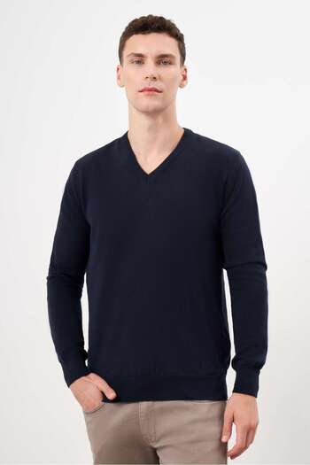 Morven Men's Navy Blue Basic V-Neck Dynamic Fit Comfortable Cut Knitwear