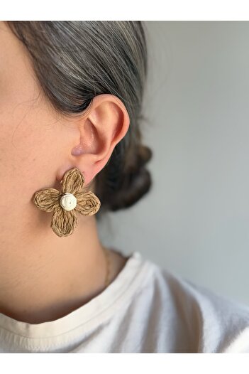 Owentis Summer Vibes Straw Brown Flower Form Daisy Earrings