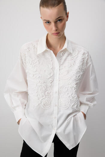Touché Privé Poplin Shirt with Embroidery Details