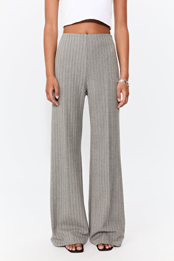 Stradivarius Loose-fitting smart trousers