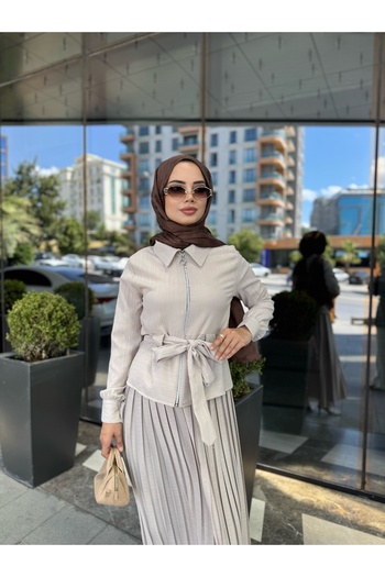 butik hira Pleated Skirt Suit