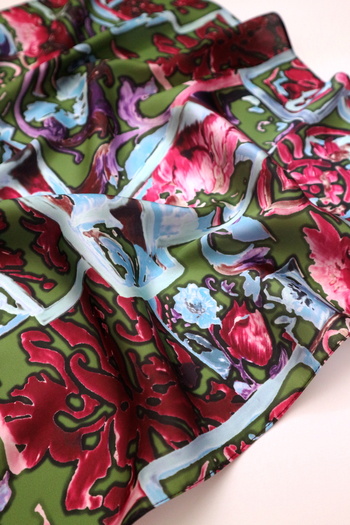 THE MOON Rumi Tile Patterned Green Satin Scarf