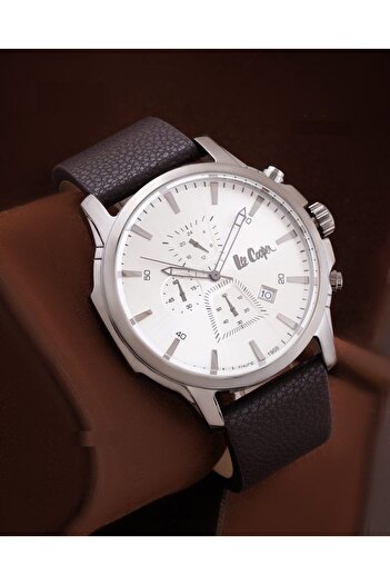 Lee Cooper Lc06889.669-Nl Men's Sports Wrist Watch – Stylish and Durable with Leather Band, Calendar