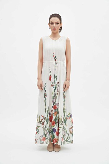 Nichii Sleeveless Floral Maxi Dress with Round Neck