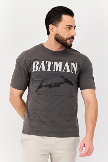 Batman Men Crew Neck Short Sleeve Graphic Print T-Shirt, Grey
