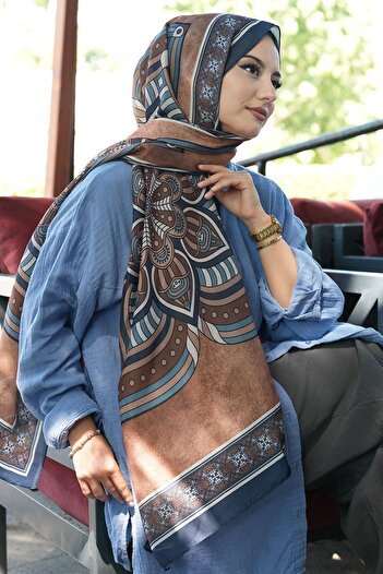 AFVENTE Geometric Pattern Navy Blue Soft Cotton Shawl