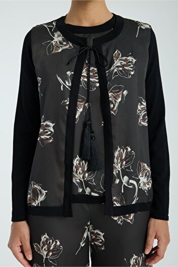 trikobis Tricot Cardigan with Flower Pattern on the Front Satin Fabric