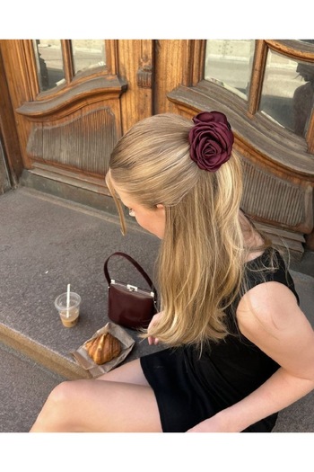 Roberta Lorenz Cataramă cu știfturi din satin burgundă pentru femei 10 cm