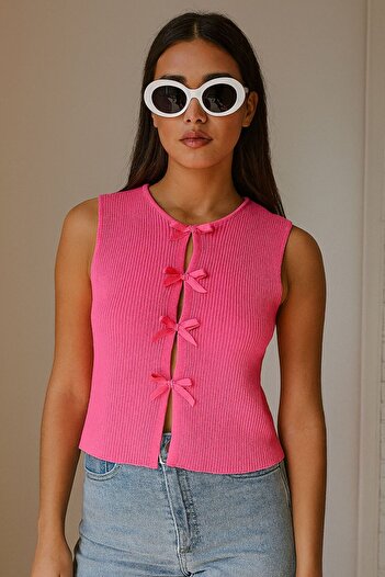 trendgar Women's Pink Ribbon Detailed Knitwear Vest