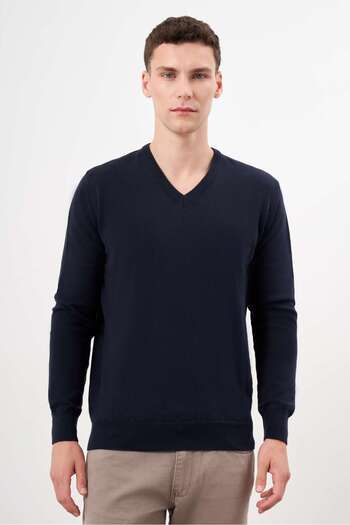 Morven Men's Navy Blue Basic V-Neck Dynamic Fit Comfortable Cut Knitwear