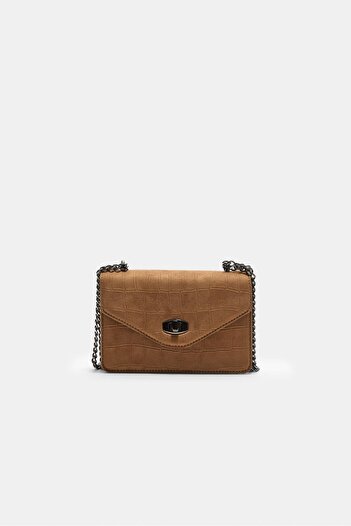 Stradivarius Textured crossbody bag with fastening