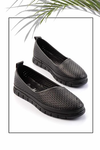 Bambi Black Leather Women's Casual Shoes K01467012403