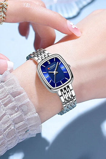 Curren 9093 Women's Wrist Watch with Steel Clip Band