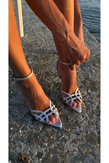 Eataly Shoes Ασημί ματ μοντέλο με ανοιχτό τακούνι με μυτερή μύτη