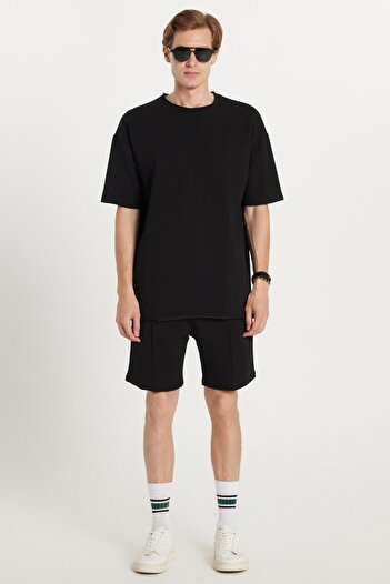 Tudors Men's Oversize Wide Cut Crew Neck Seersucker Fabric Lace-Up Waist Black Shorts Set