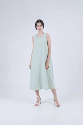 Nichii Women's Plain Wide Midi Dress with Round Neck and No Sleeves