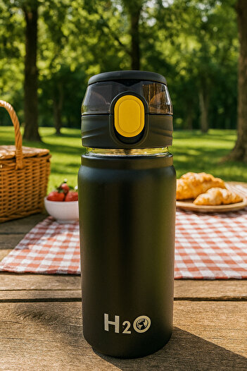 Tohana Black Stainless Steel Thermos Flask with Locking Lid 600ml