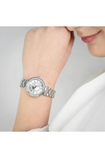 Just Cavalli Glam Chic Ostentatious Female Watch JC1L308M0035
