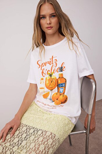 Trendyol Collection Ecru 100% Single Jersey Oversize/Wide Fit Cocktail Printed Knitted T-Shirt Twoss25Ts00217