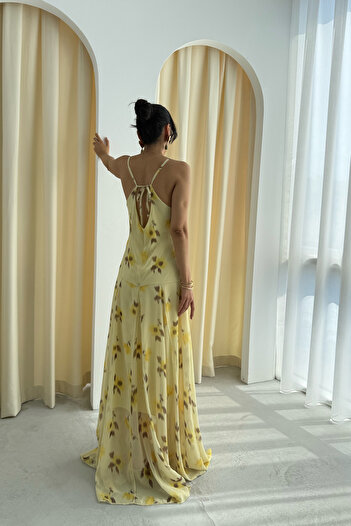 Seda Yalçın Atelier Sarı Çiçekli Askı Detaylı Tayna Elbise