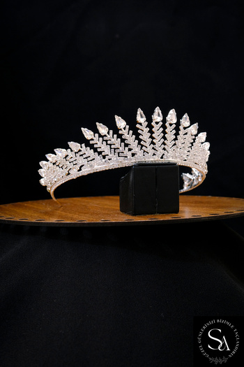 SimgeAksesuar Crystal Stone Fashionable and Elegant Bridal Tiara